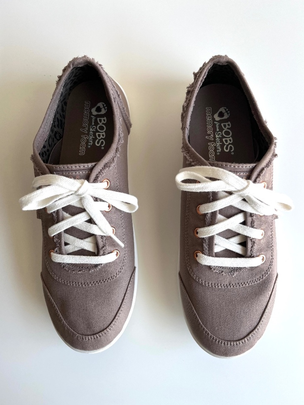 BOBS from Sketchers Casual Sneaker Women's 9 Slip-on Shoes Taupe